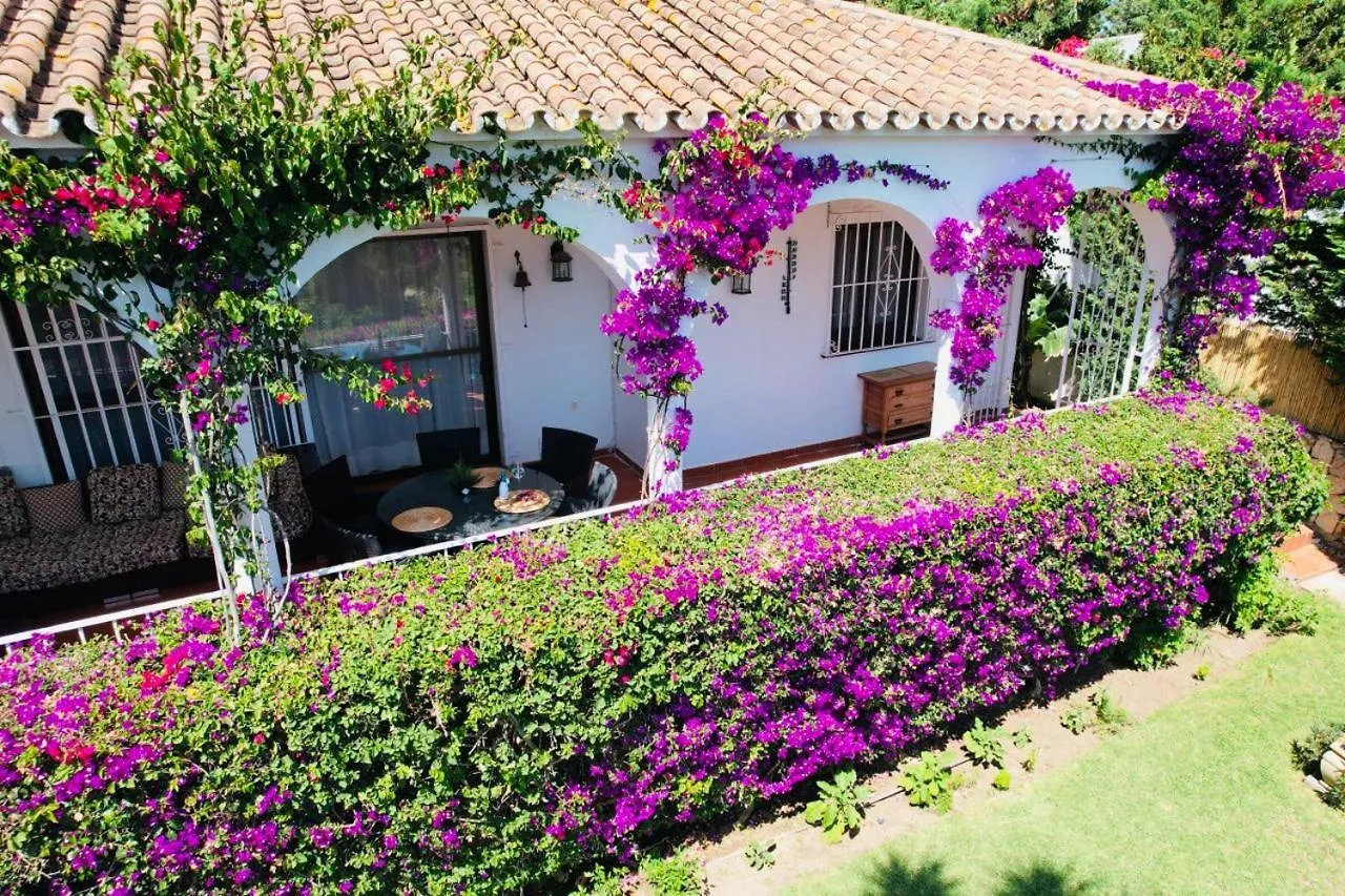 Casa Santorini Las Chapas Marbellaヴィラ スペイン